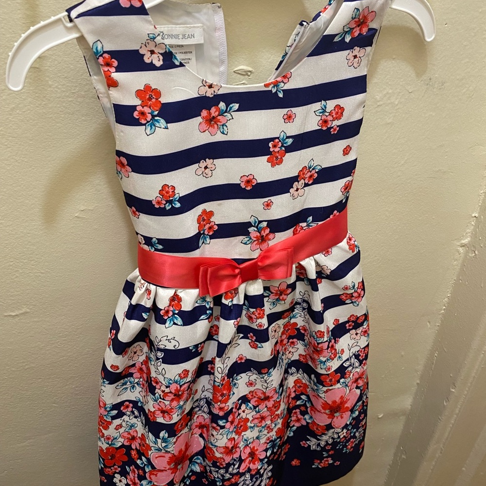 Girls adorable dress